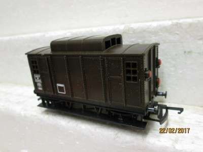 OO SCALE : TRI-ANG SNCF BOX CAR - LOT 657L