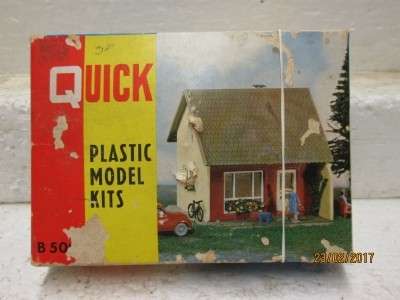 HO SCALE : QUICK HOUSE KIT - LOT 694L