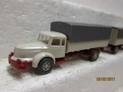 HO SCALE : WIKING TRUCK AND TRAILER - LOT 724L