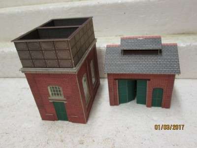 HO/OO SCALE : WATER TOWER + SMALL SHED - LOT 771L