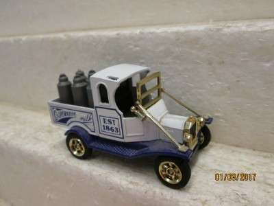 OXFORD DIE CAST CO-OPERATIVE MILK VAN - LOT 798L