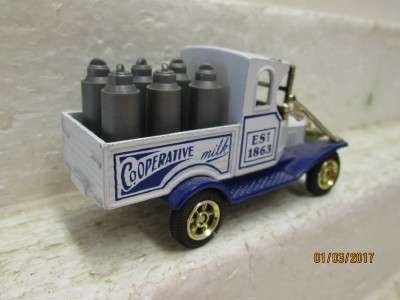 OXFORD DIE CAST CO-OPERATIVE MILK VAN - LOT 798L