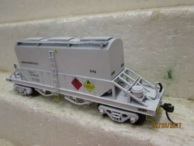 HO SCALE SAR AMMONIUM NITRATE QCJ HOPPER - LOT 804L