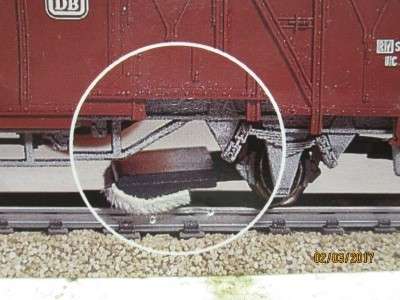 HO SCALE : NOCH TRACK CLEANER BRUSH - LOT 146M