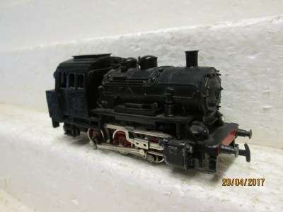 HO SCALE : MARKLIN 0-6-0 STEAM ENGINE - LOT 29M