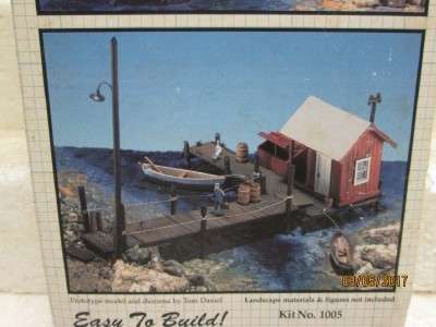 HO SCALE : CLASSIC STRUCTURES- FISHING SHACK & DOCK KIT - LOT 174M