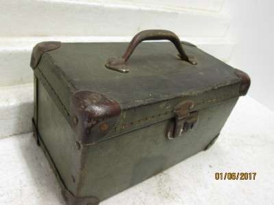 SAR OLD DRIVERS SCOFF TIN (LUNCHBOX) - LOT 400M