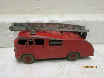 DIE CAST DINKY TOYS : FIRE ENGINE No 555 - LOT 436M