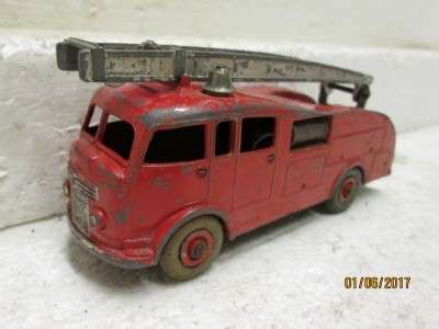 DIE CAST DINKY TOYS : FIRE ENGINE No 555 - LOT 436M