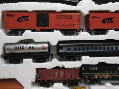 INTL EXPRESS ENTRY LEVEL TRAIN SET - LOT 584M