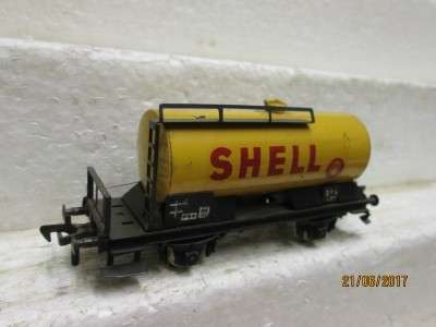 HO SCALE FLEISCHMANN SHELL TANKER - LOT 754M