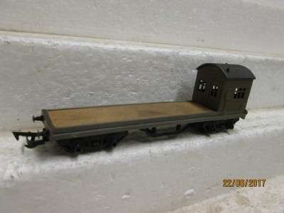 OO SCALE : TRI-ANG WORKERS WAGON - LOT 835M