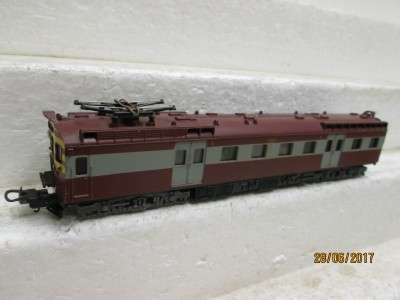 HO SCALE : LIMA SAR FIRST CLASS SUBURBAN POWER UNIT - LOT 35N