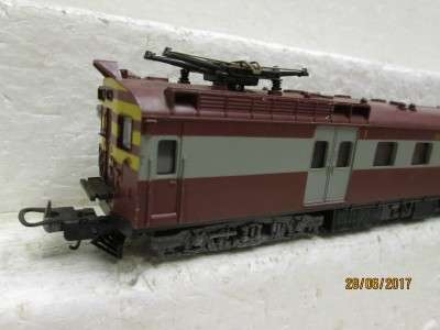 HO SCALE : LIMA SAR FIRST CLASS SUBURBAN POWER UNIT - LOT 35N