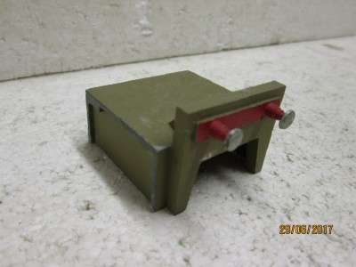OO SCALE: HORNBY DUBLO STATION PLATFORM STOP BLOCK - LOT 115N