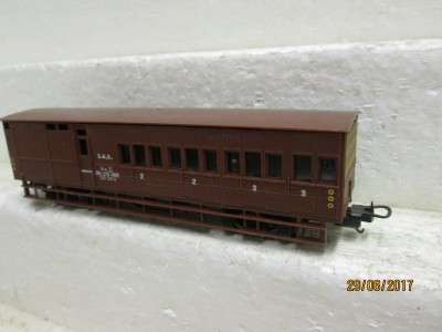 HO SCALE: LIMA SAR V8 GUARD VAN - LOT 138N