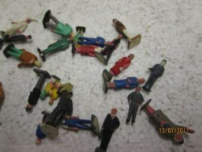 HO SCALE : x20 FIGURINES - LOT 433N