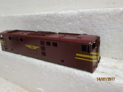 HO SCALE : LIMA SAR BROWN 5E BODY SHELL - LOT 503N