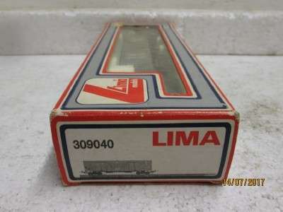 HO SCALE : LIMA SAR SILVER OZ BOX CAR (BOXED) - LOT 534N