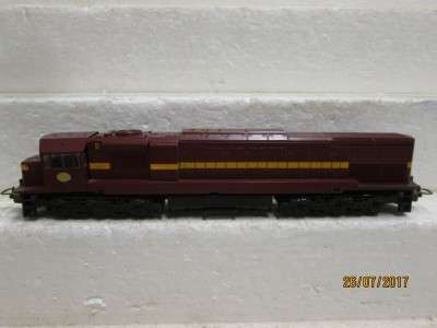 HO SCALE : LIMA SAR CLASS 34 BROWN DIESEL - LOT 548N