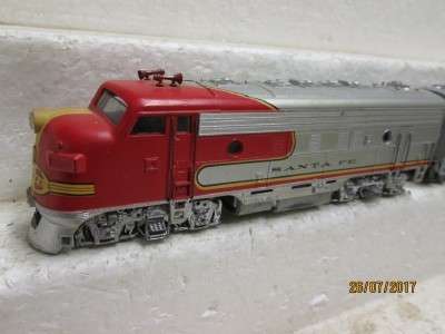 HO SCALE : ATHEARN SANTE FE A+B UNIT DIESEL LOCO (DCC) - LOT 557N