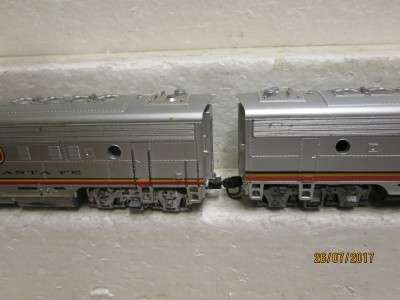 HO SCALE : ATHEARN SANTE FE A+B UNIT DIESEL LOCO (DCC) - LOT 557N