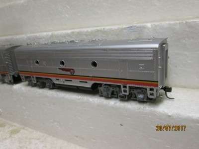 HO SCALE : ATHEARN SANTE FE A+B UNIT DIESEL LOCO (DCC) - LOT 557N