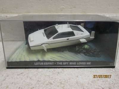 DIE CAST : 007 COLLECTION - LOTUS ESPRIT  'THE SPY WHO LOVED ME' - LOT 589N