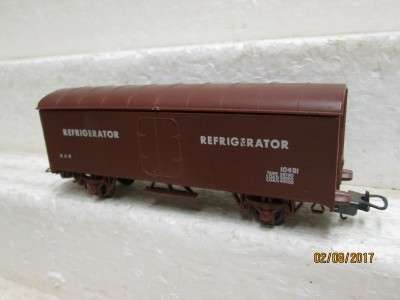 HO SCALE : LIMA SAR  REFRIGERATOR BOX CAR - LOT 747N