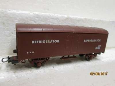 HO SCALE : LIMA SAR  REFRIGERATOR BOX CAR - LOT 747N
