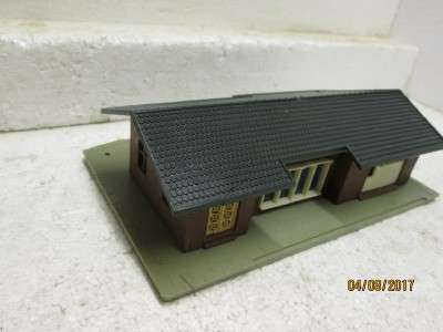 HO SCALE : LIMA HOUSE - LOT 852N