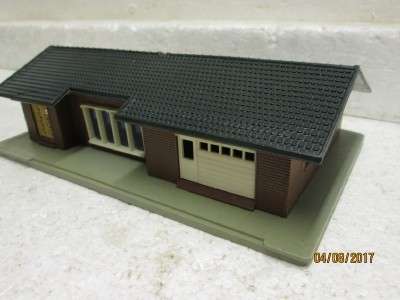 HO SCALE : LIMA HOUSE - LOT 852N