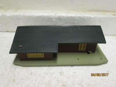 HO SCALE : LIMA HOUSE - LOT 852N