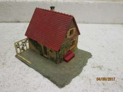 HO SCALE : HOUSE - LOT 854N