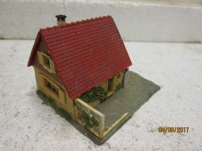 HO SCALE : HOUSE - LOT 854N
