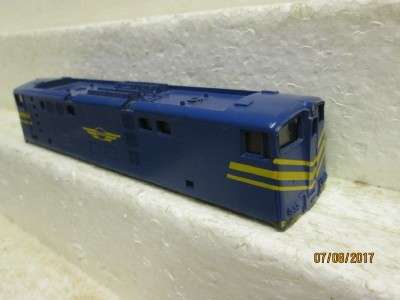HO SCALE : LIMA SAR BLUE 5E ELECTRIC LOCO BODY SHELL - LOT 861N