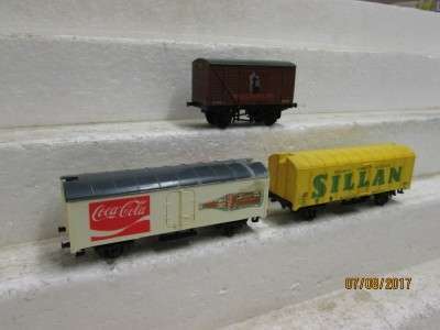 HO SCALE : LIMA GOODS BOX CARS x3 - LOT 925N