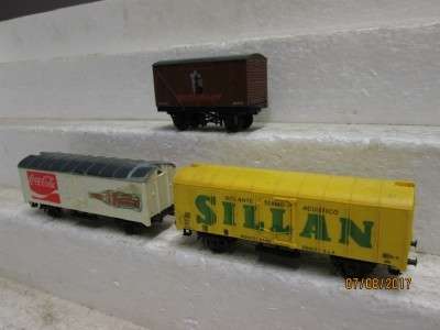 HO SCALE : LIMA GOODS BOX CARS x3 - LOT 925N