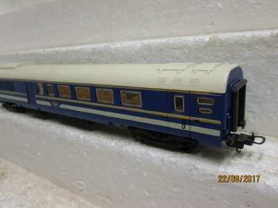 HO SCALE : LIMA SAR BLUE TRAIN COMPOSITE COACH - LOT 991N