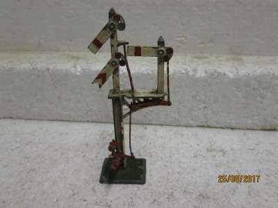 HO/OO SCALE : CRESCENT RAIL SIGNAL - LOT 128P