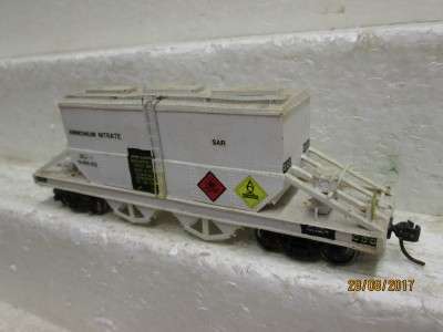 HO SCALE : SAR QCJ AMMONIUM NITRATE HOPPER - LOT 191P
