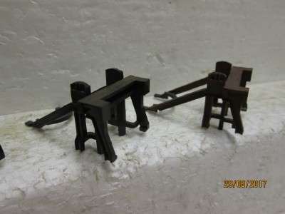 HO/OO SCALE : HORNBY x4 BUFFER STOPS - LOT 229P