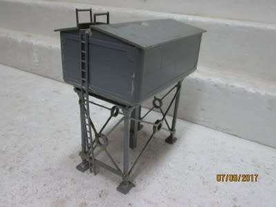 HO/OO SCALE : AIRFIX WATER RESERVOIR / TOWER - LOT 433P