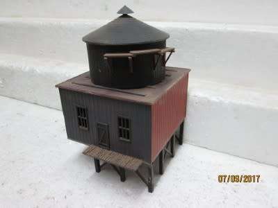 HO SCALE : WATER TOWER / RESERVOIR - LOT 451P