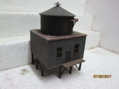 HO SCALE : WATER TOWER / RESERVOIR - LOT 451P