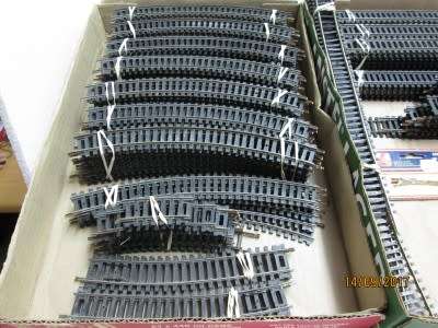 HO SCALE  : LIMA TRACK (2 BEER BOXES FULL) - LOT 478P