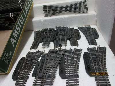 HO SCALE  : LIMA TRACK (2 BEER BOXES FULL) - LOT 478P