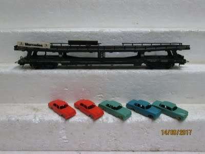 HO SCALE : LIMA DB MERCEDES CAR CARRIER, WITH CAR LOAD - LOT 502P