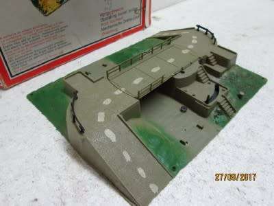 HO SCALE : LIMA OPERATING SWIVEL BRIDGE - LOT 655P