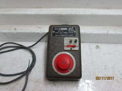 HO/OO SCALE - TRI-ANG CONTROLLER / TRANSFORMER - LOT 33Q